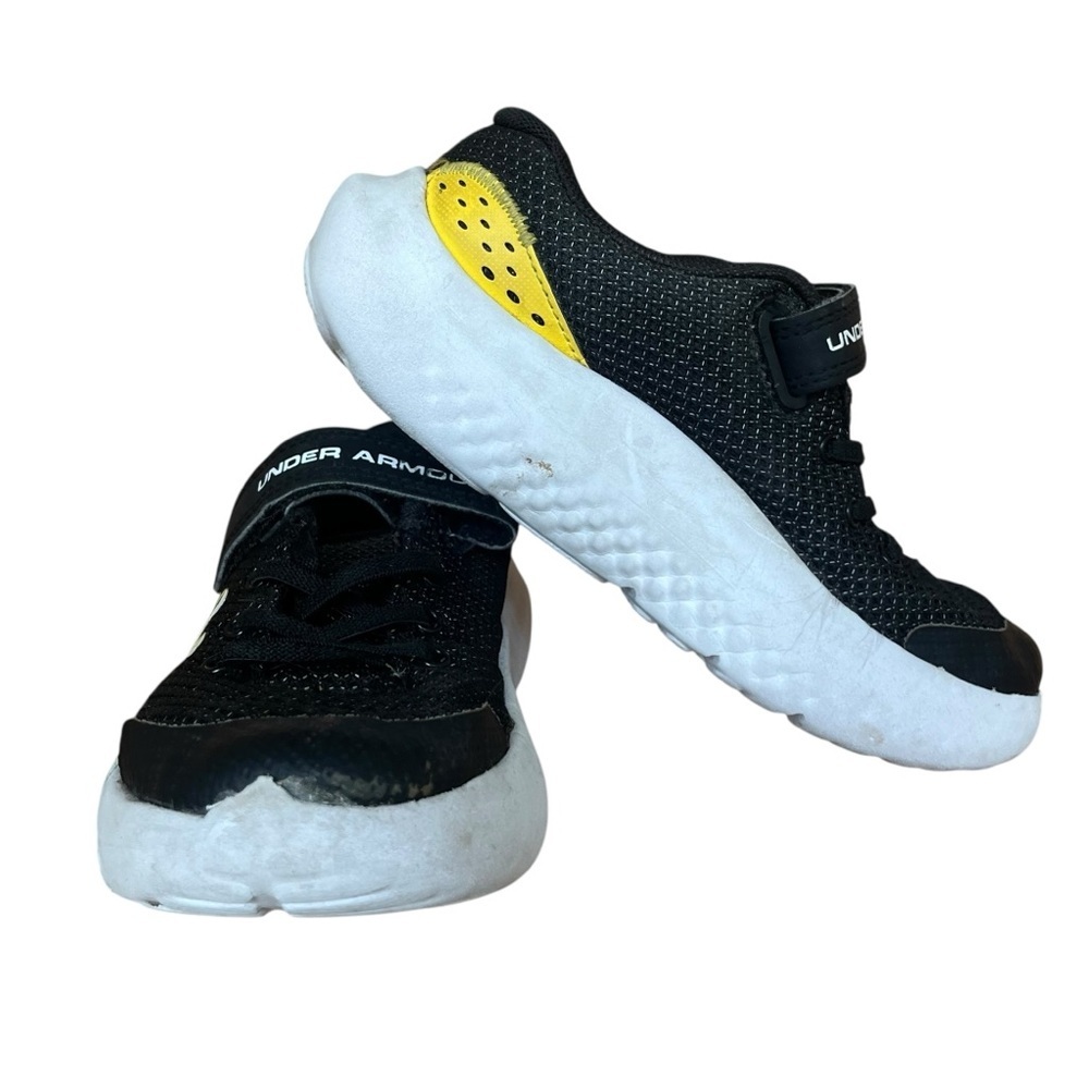🌼 5/$20 Under Armour Boys Black Yellow Sneakers Size 12K Lightweight Running - Picture 4 of 10